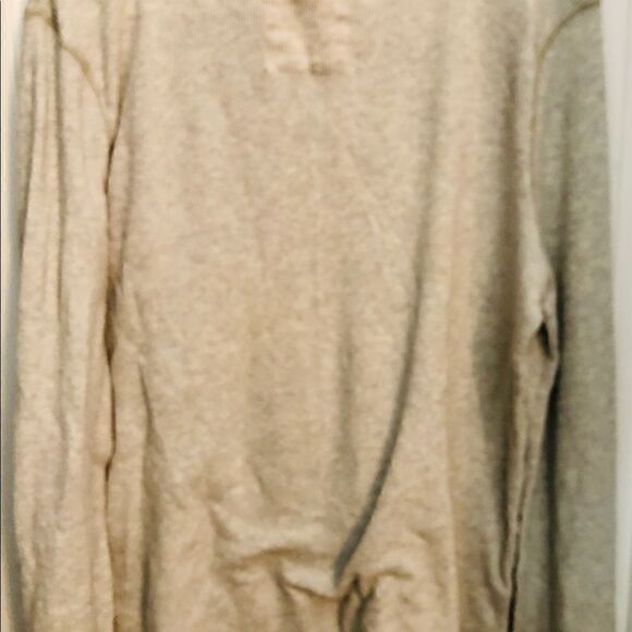 Hollister shirt   - Picture 4 of 4